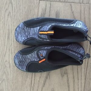 NWOT 13T water shoes